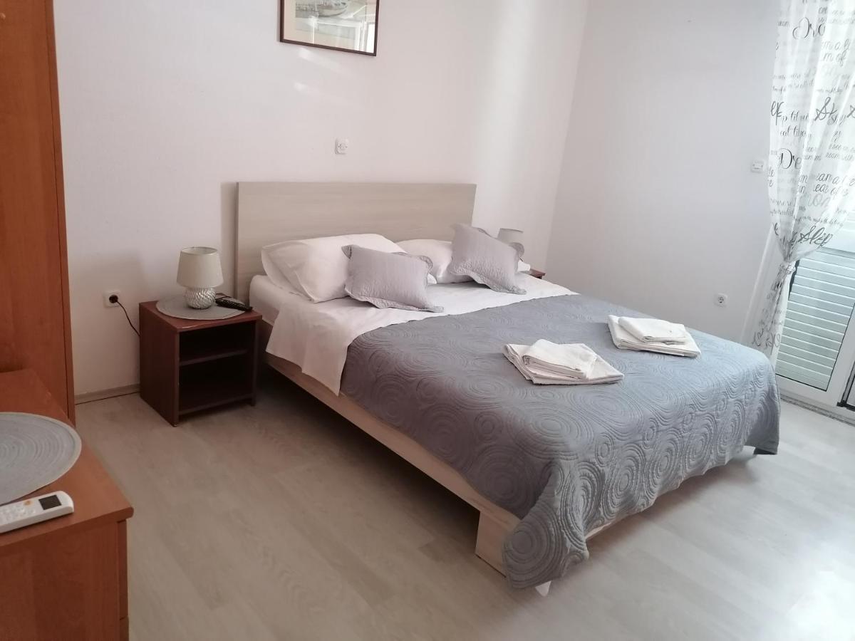 Apartmani Rija 3 Pag Town Exterior foto